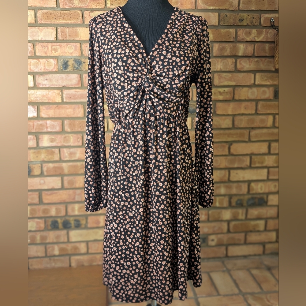 Gilli Black Floral Long Sleeve Dress
